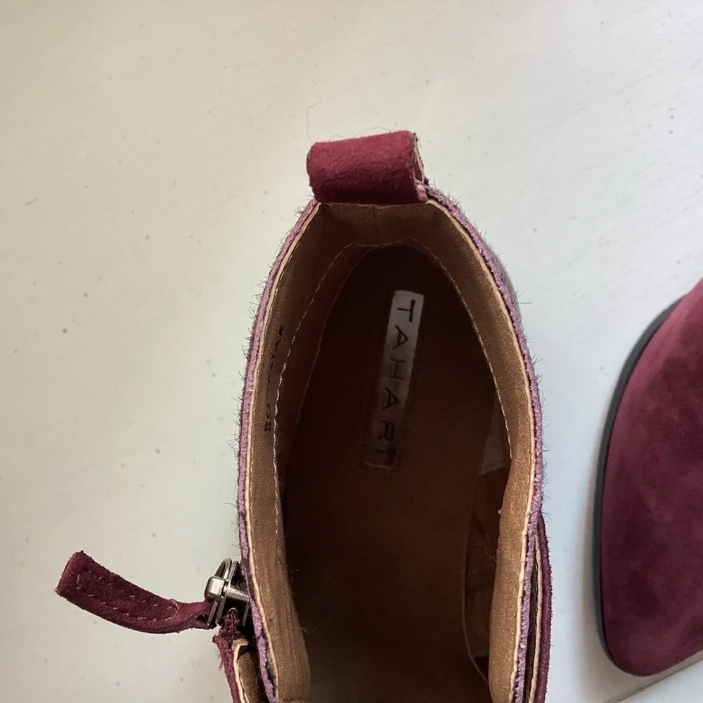 Tahari Rockstar boots NWOT Wine color, size 8 - Picture 3 of 5